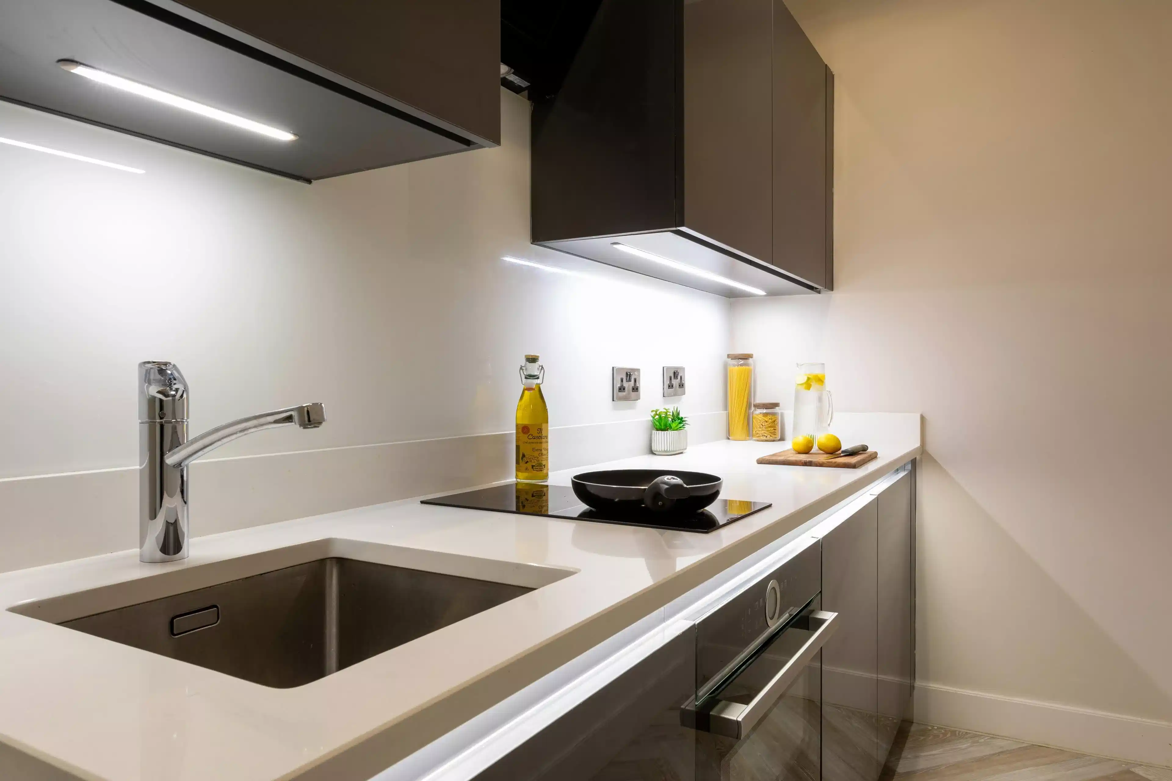 Amenities?w=400&h=260&fit=crop&q=40&auto=format&trim=auto