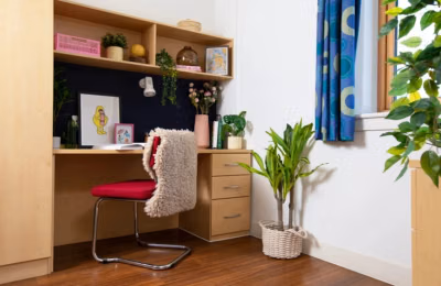 Amenities?w=400&h=260&fit=crop&q=40&auto=format&trim=auto