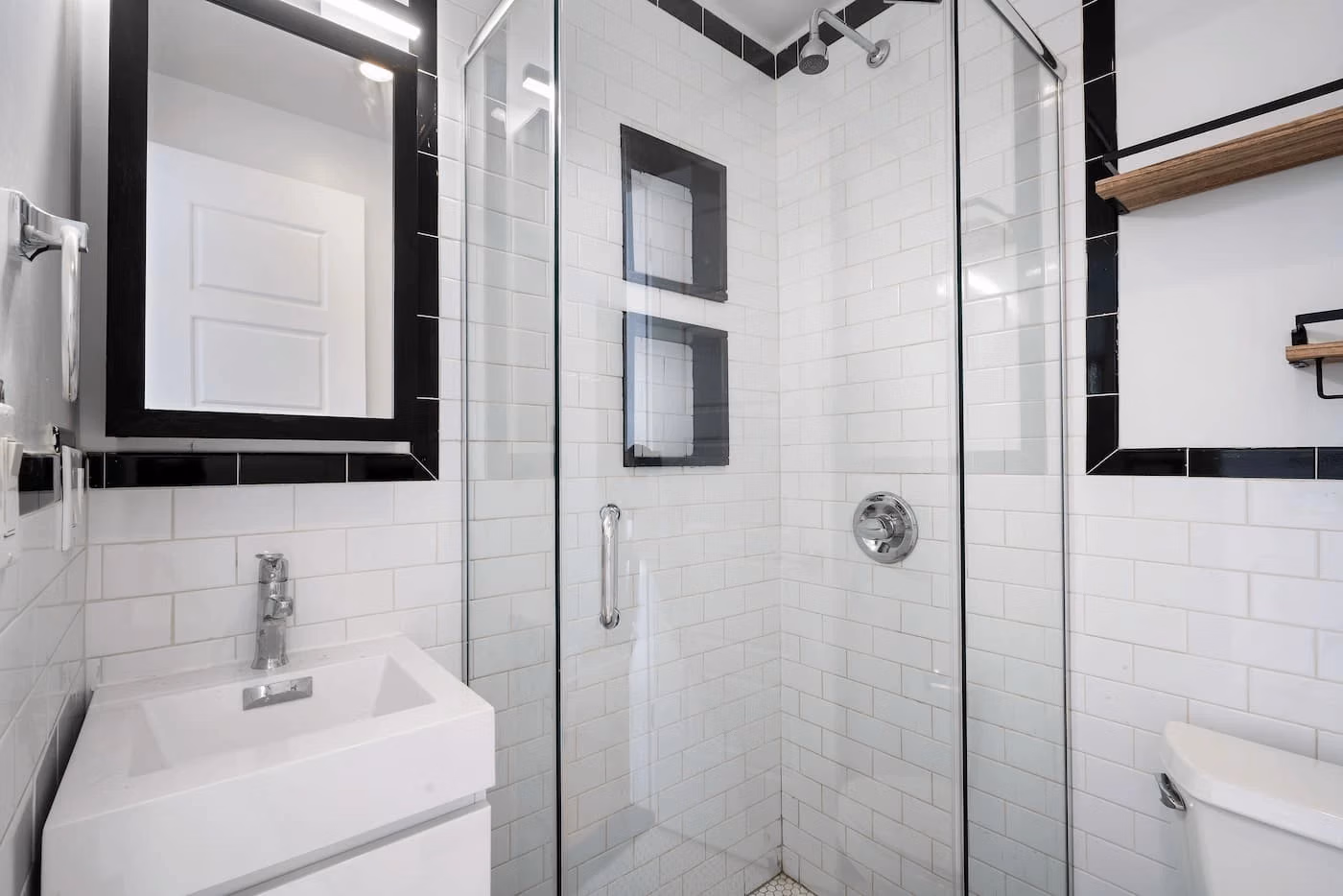 Exterior?w=400&h=260&fit=crop&q=40&auto=format&trim=auto