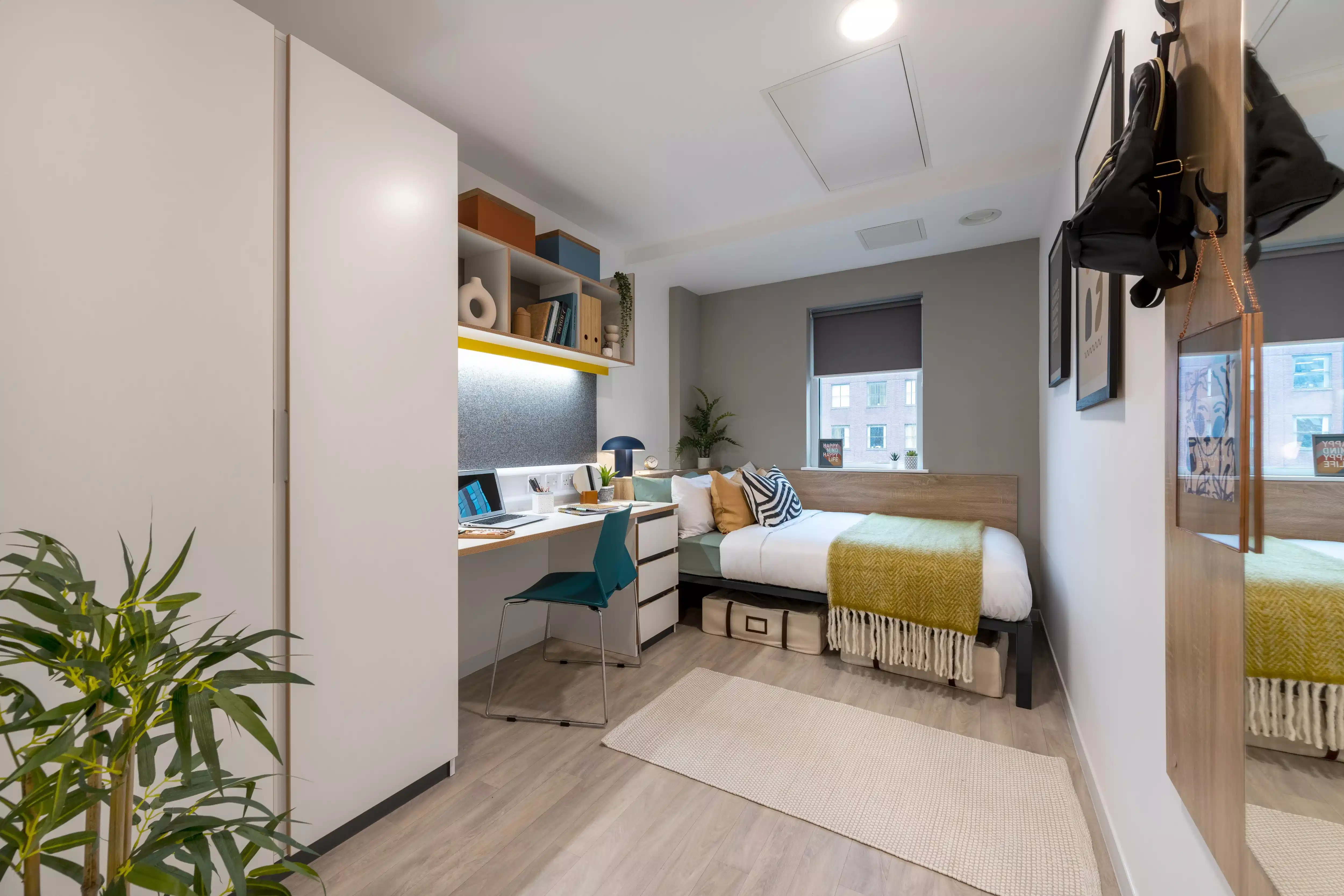 Amenities?w=400&h=260&fit=crop&q=40&auto=format&trim=auto