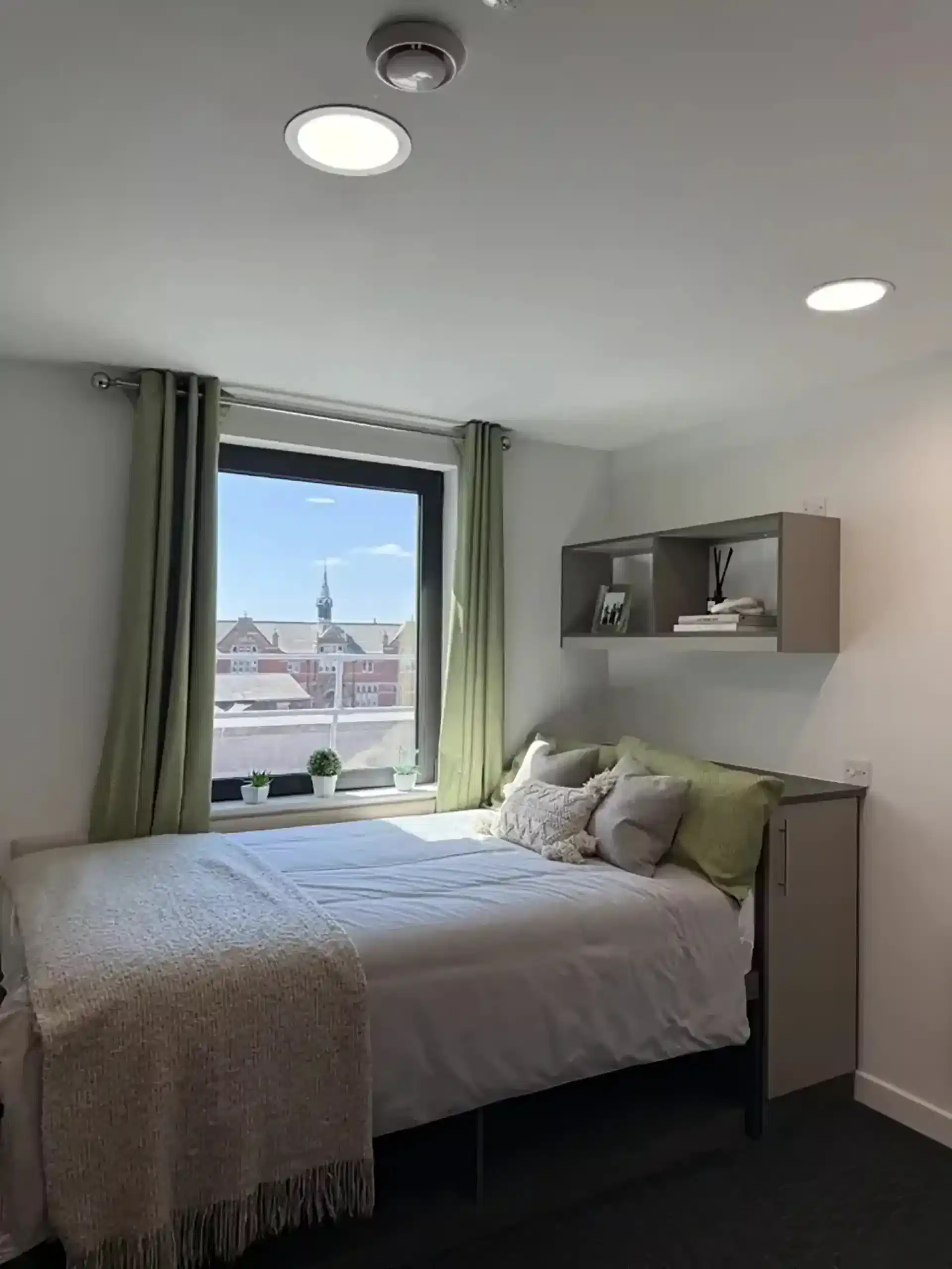 Amenities?w=400&h=260&fit=crop&q=40&auto=format&trim=auto