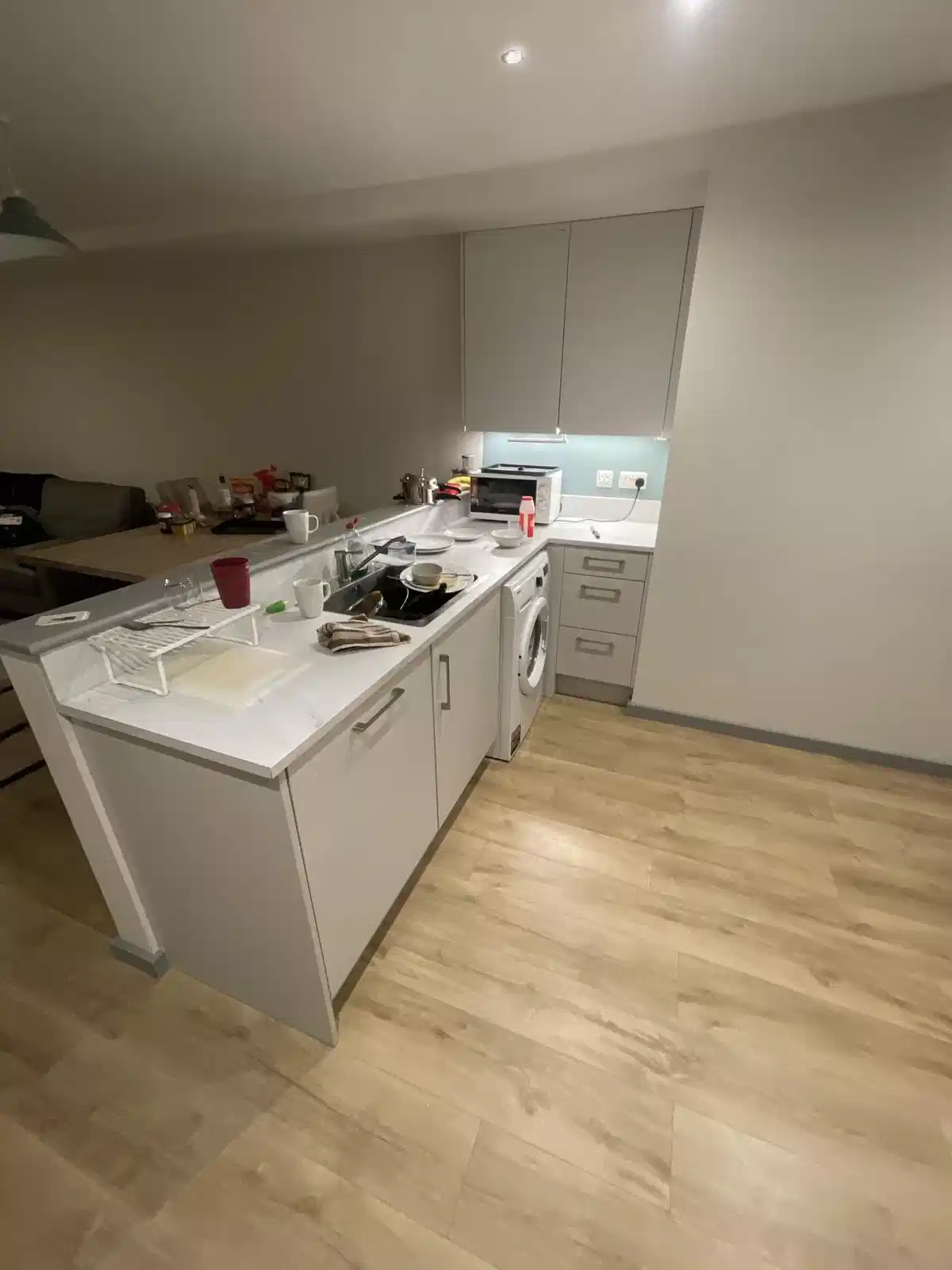 Common Area?w=400&h=260&fit=crop&q=40&auto=format&trim=auto