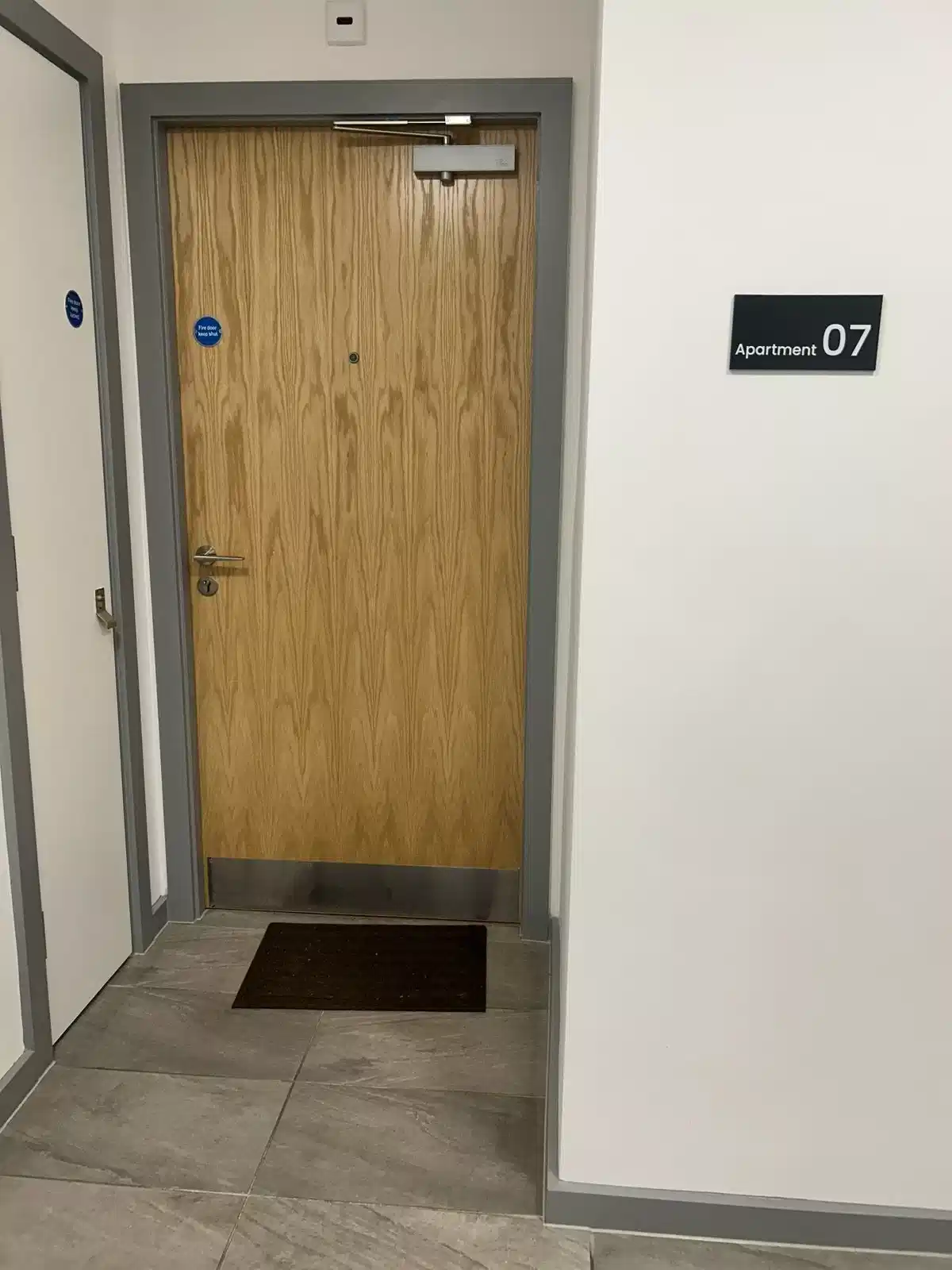 ?w=400&h=260&fit=crop&q=40&auto=format&trim=auto