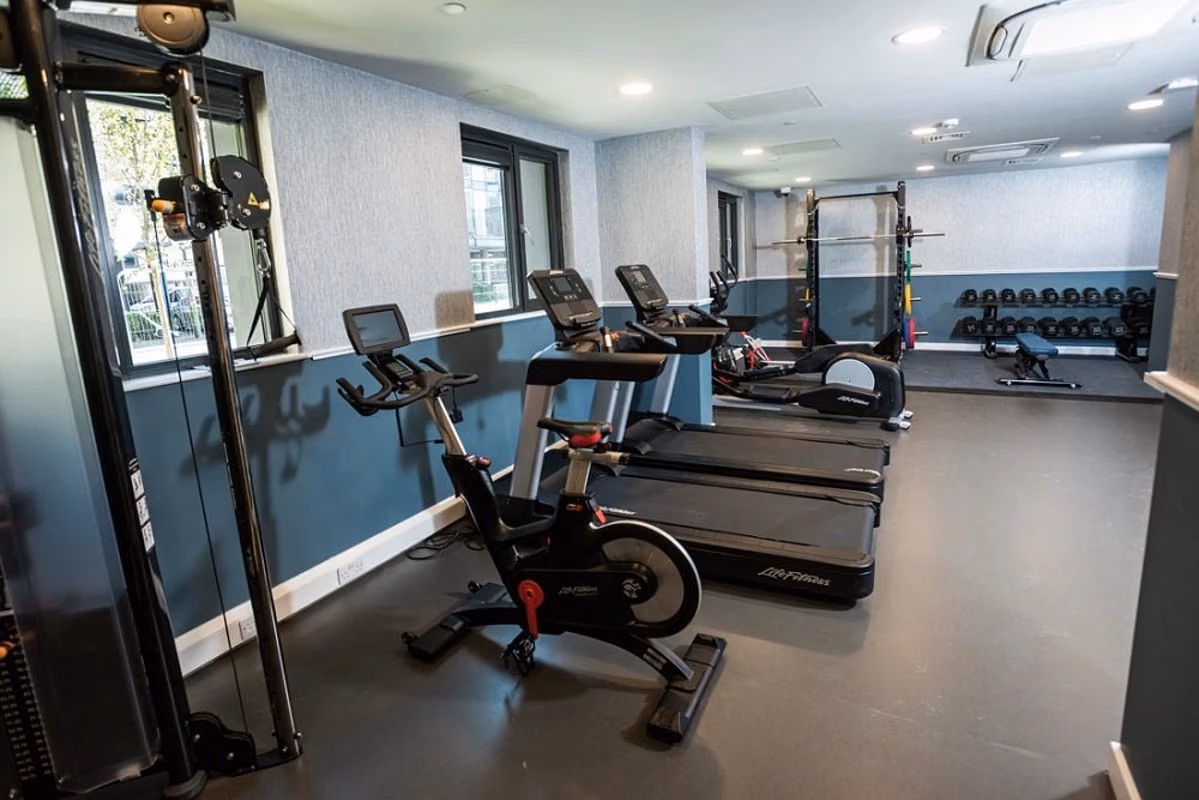 Amenities?w=400&h=260&fit=crop&q=40&auto=format&trim=auto
