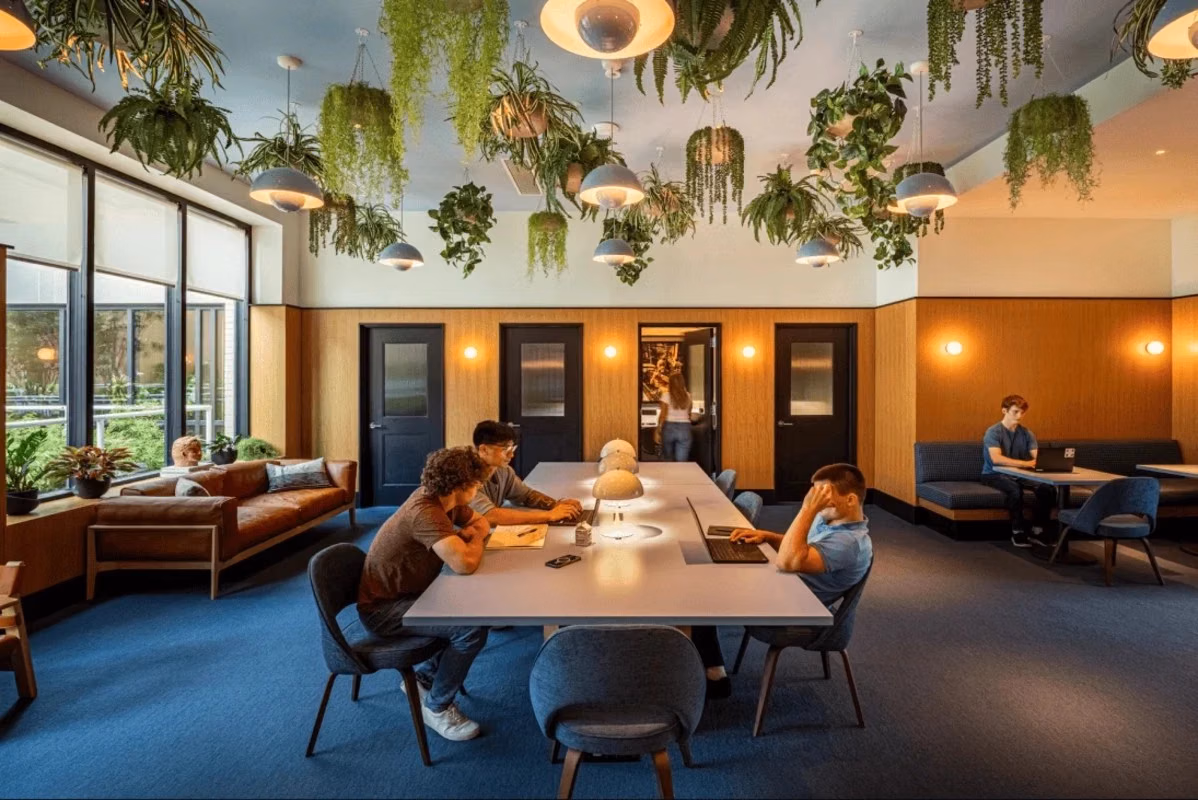 Bathroom?w=400&h=260&fit=crop&q=40&auto=format&trim=auto