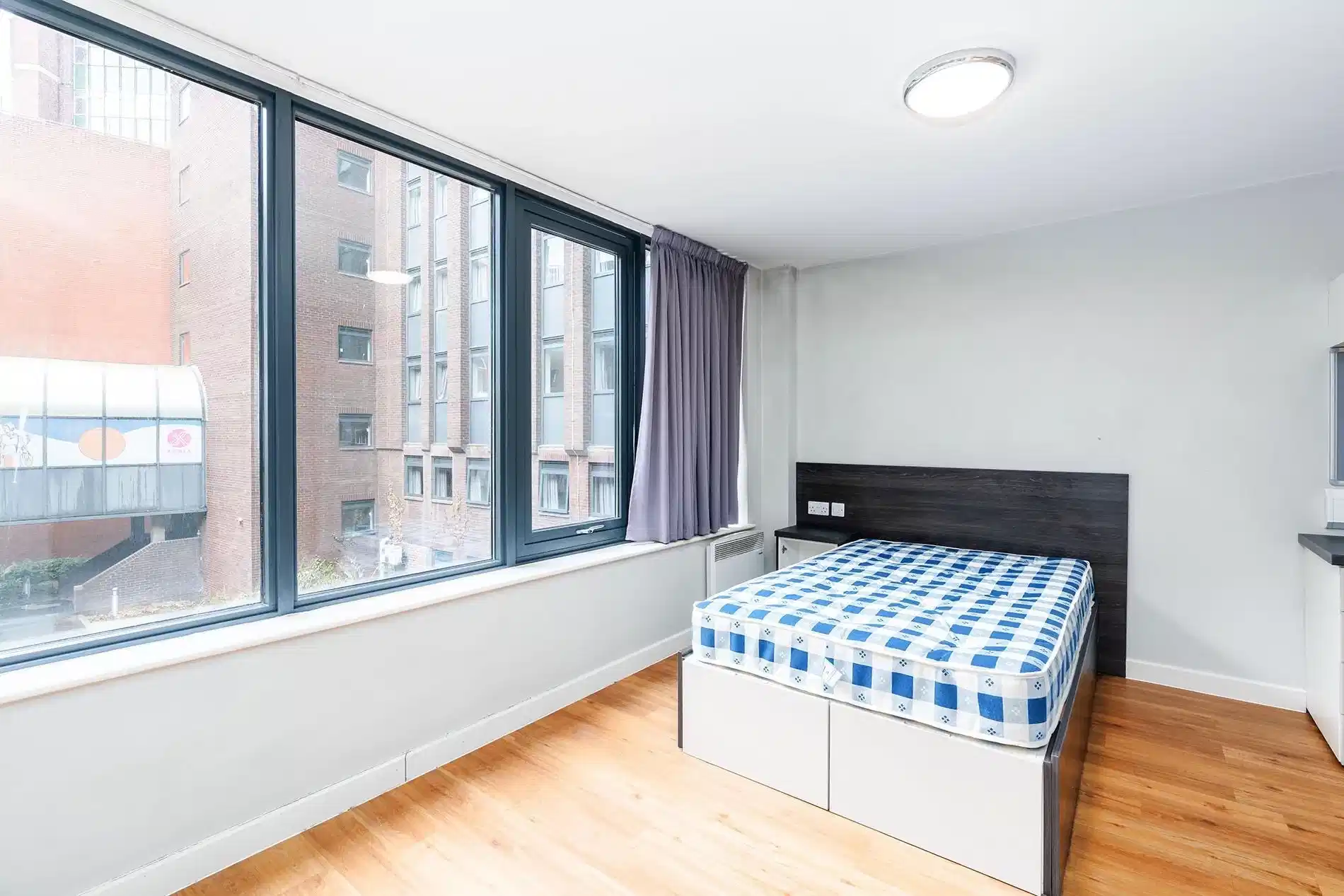 Sovereign House, Sheffield - Sheffield, England, United Kingdom - Premium Studio - Single - Bedroom
