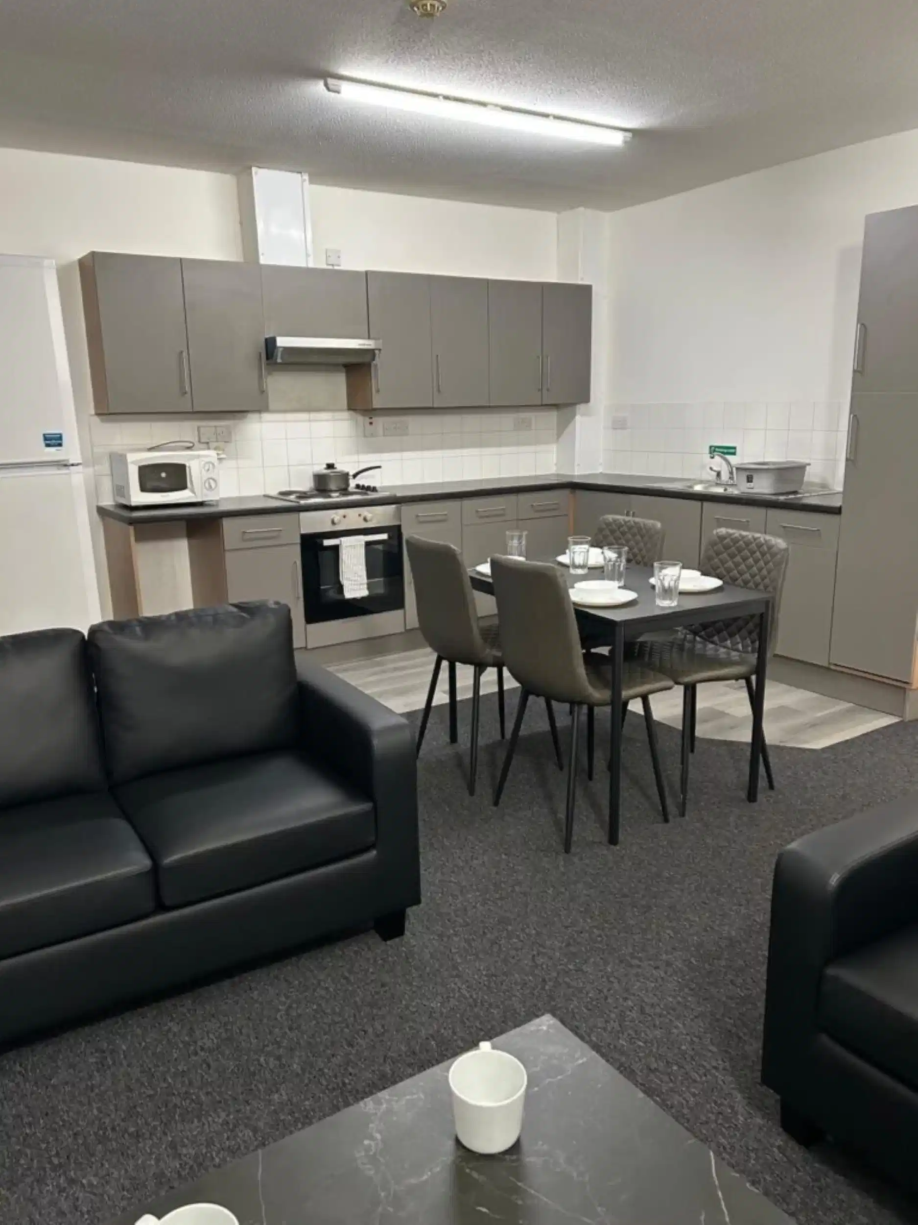 Deluxe En-Suite - Bedroom?w=400&h=260&fit=crop&q=40&auto=format&trim=auto