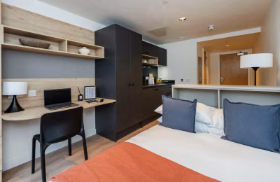 Straits Place, Edinburgh - Edinburgh, Scotland, United Kingdom - Amenities