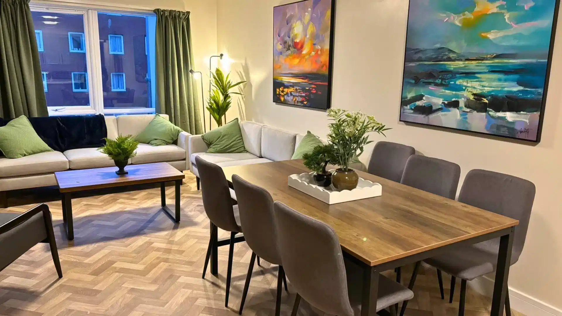 Exterior?w=400&h=260&fit=crop&q=40&auto=format&trim=auto