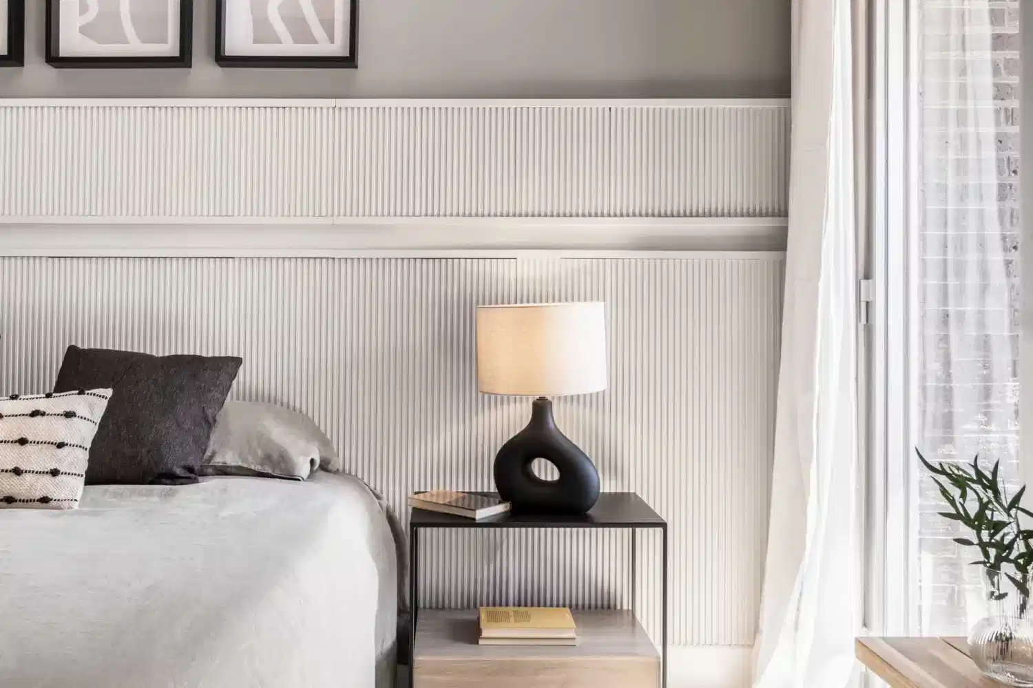 Exterior?w=400&h=260&fit=crop&q=40&auto=format&trim=auto