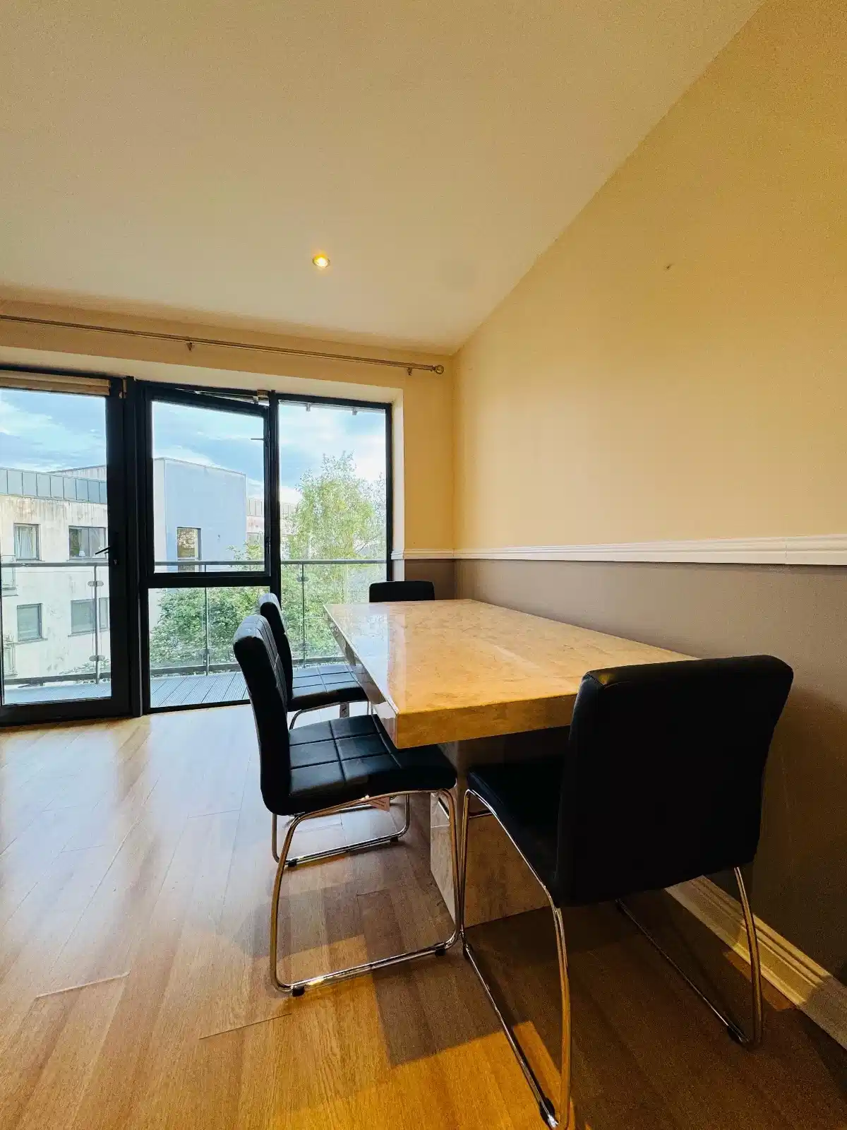 Room in a 3 Bedroom Apartment, Westend Gate Apartment, Old Blessington Road, Dublin D24 H642 - Dublin, Ireland - Amenities