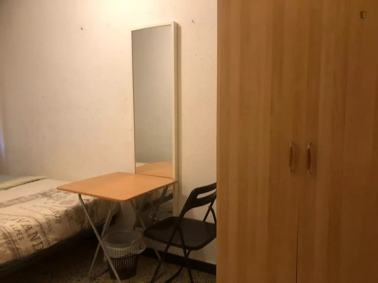 UNP 08004, Barcelona - Barcelona, Spain - Room in a 5 Bed 2 Bath - Amenities