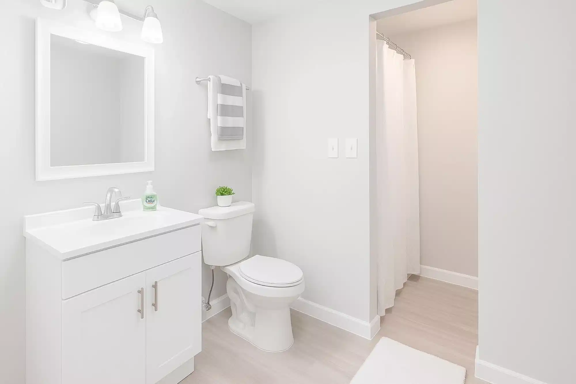 #10159: Room in 8 Bed 2 Bath - Bedroom?w=400&h=260&fit=crop&q=40&auto=format&trim=auto