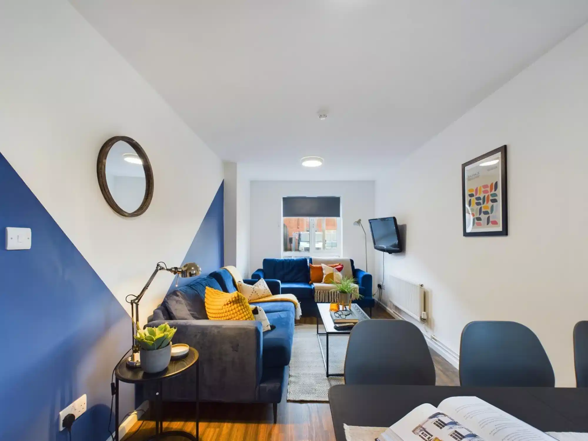 4 Bedroom House - Bedroom?w=400&h=260&fit=crop&q=40&auto=format&trim=auto