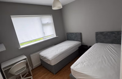 Amenities?w=400&h=260&fit=crop&q=40&auto=format&trim=auto