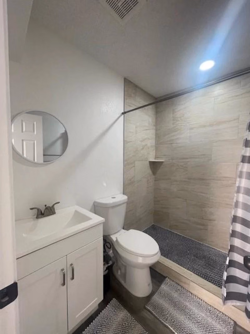 Exterior?w=400&h=260&fit=crop&q=40&auto=format&trim=auto