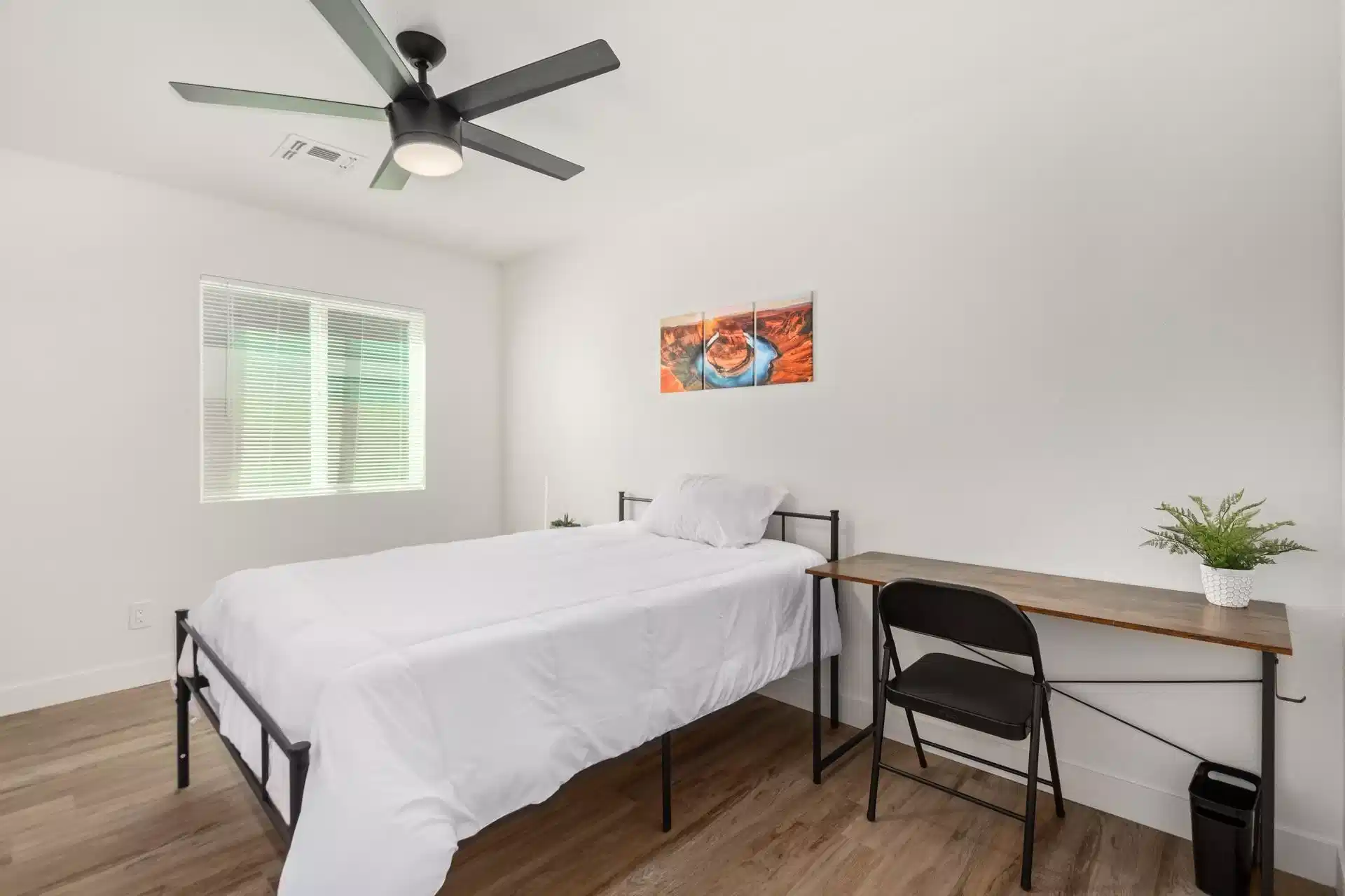 PDP 85303, Glendale - Glendale, Arizona, United States - #24510: Room in 10 Bed 3 Bath - Bedroom