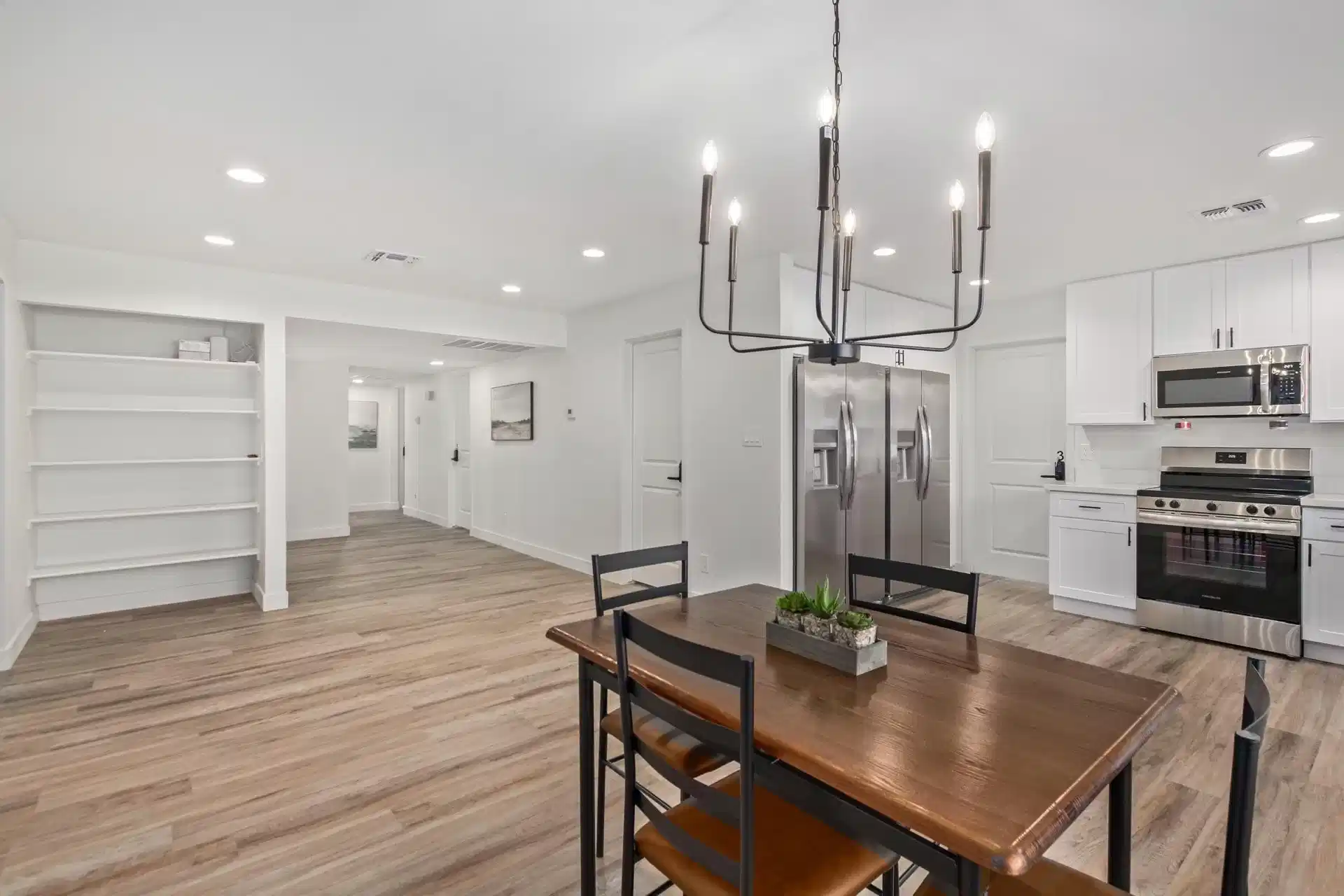 #24513 : Room in 10 Bed 3 Bath - Bedroom?w=400&h=260&fit=crop&q=40&auto=format&trim=auto