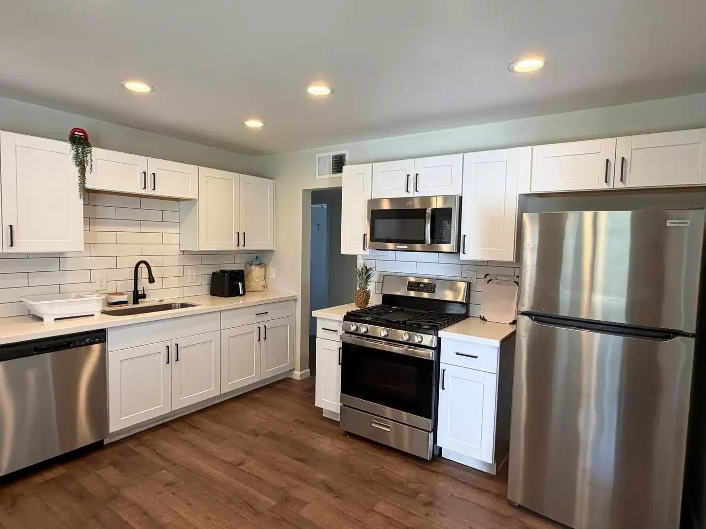 #92503: Room in 4 Bed 2 Bath - Bathroom?w=400&h=260&fit=crop&q=40&auto=format&trim=auto