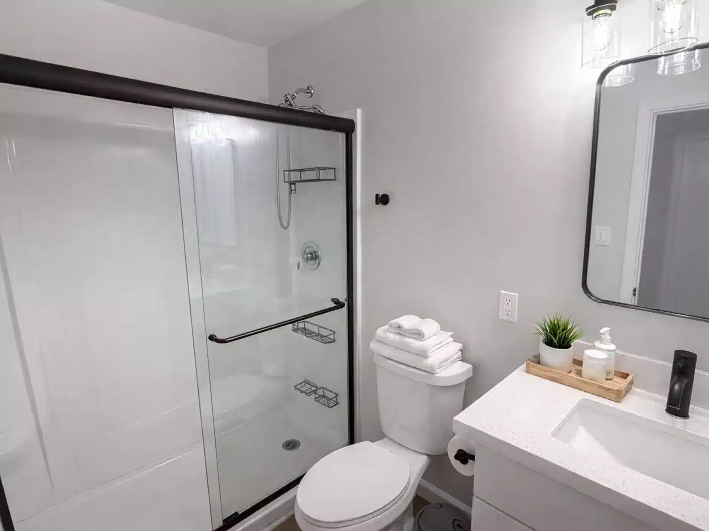 PDP 85281, Tempe - Tempe, Arizona, United States - #92503: Room in 4 Bed 2 Bath - Bathroom