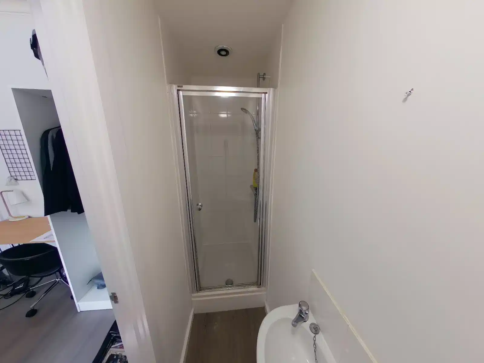 121 Tyler House Canwick Road, Lincoln - Lincoln, England, United Kingdom - Bathroom