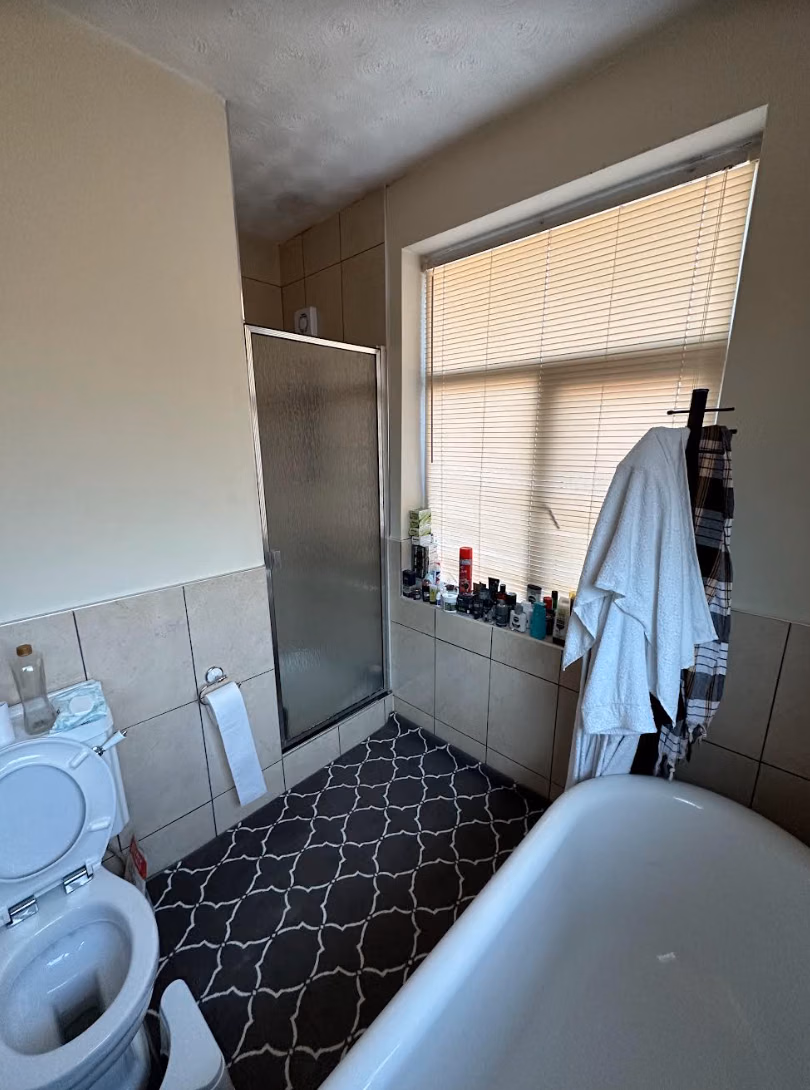 38 Gloucester Road North, Bristol - Bristol, England, United Kingdom - Bathroom