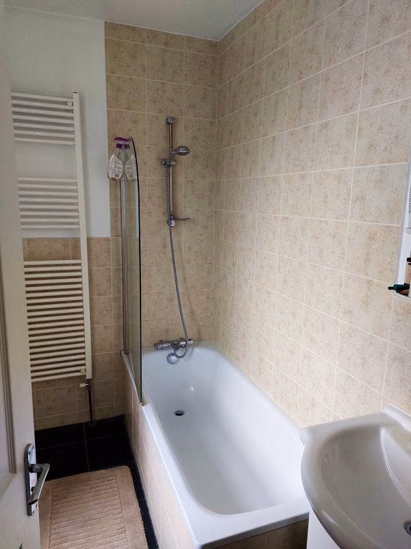 4A Station Parade Noel Road, London - London, England, United Kingdom - 4 Bedroom 2 Bathroom Apartment - Bathroom