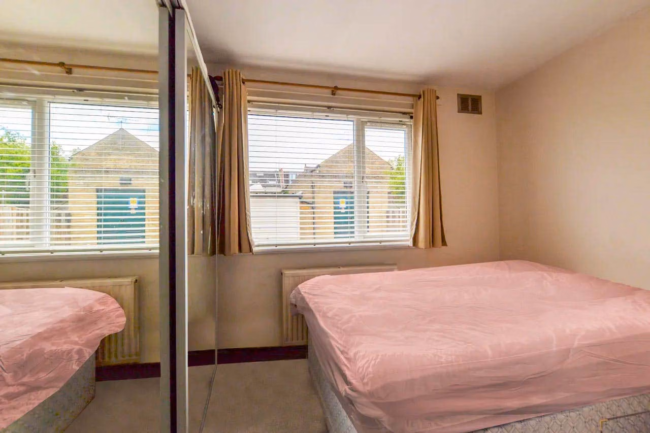 Florence Road, London - London, England, United Kingdom - 4 Bedroom 2 Bathroom Apartment  - Bedroom