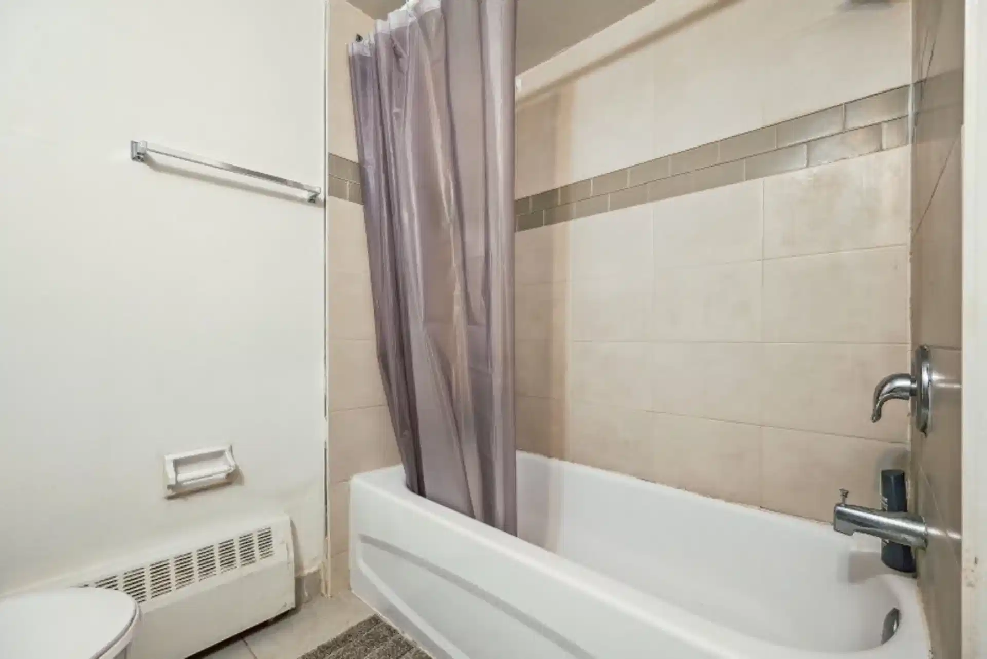 Amenities?w=400&h=260&fit=crop&q=40&auto=format&trim=auto