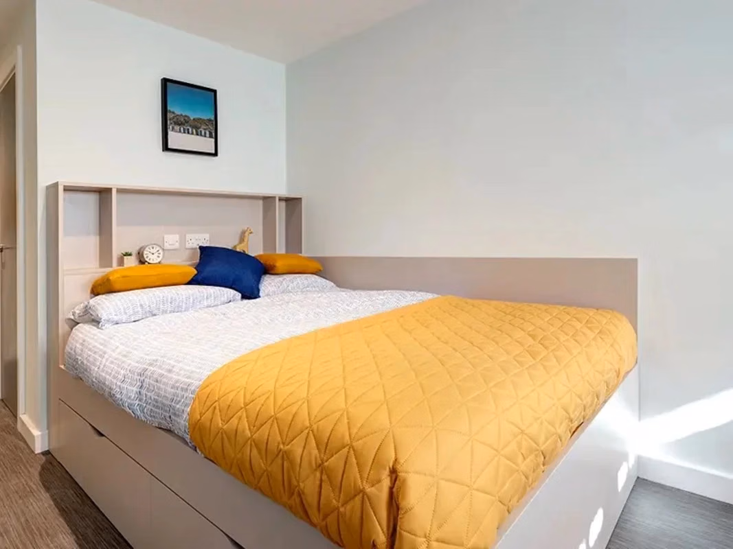 Carrick View, Falmouth  - Falmouth, England, United Kingdom - 7 Bed Standard En-suite (Restricted View) - Bedroom