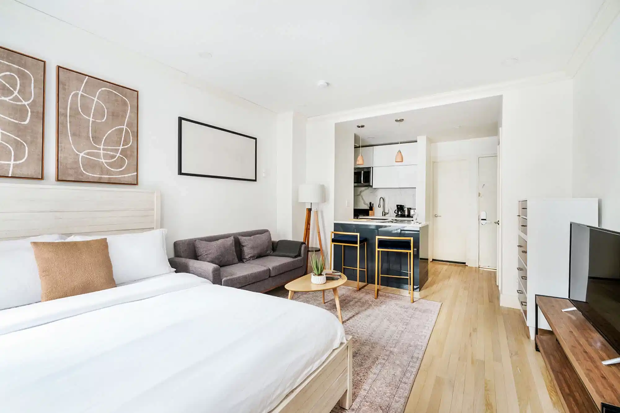 #1597-1: Studio - Common Area?w=400&h=260&fit=crop&q=40&auto=format&trim=auto