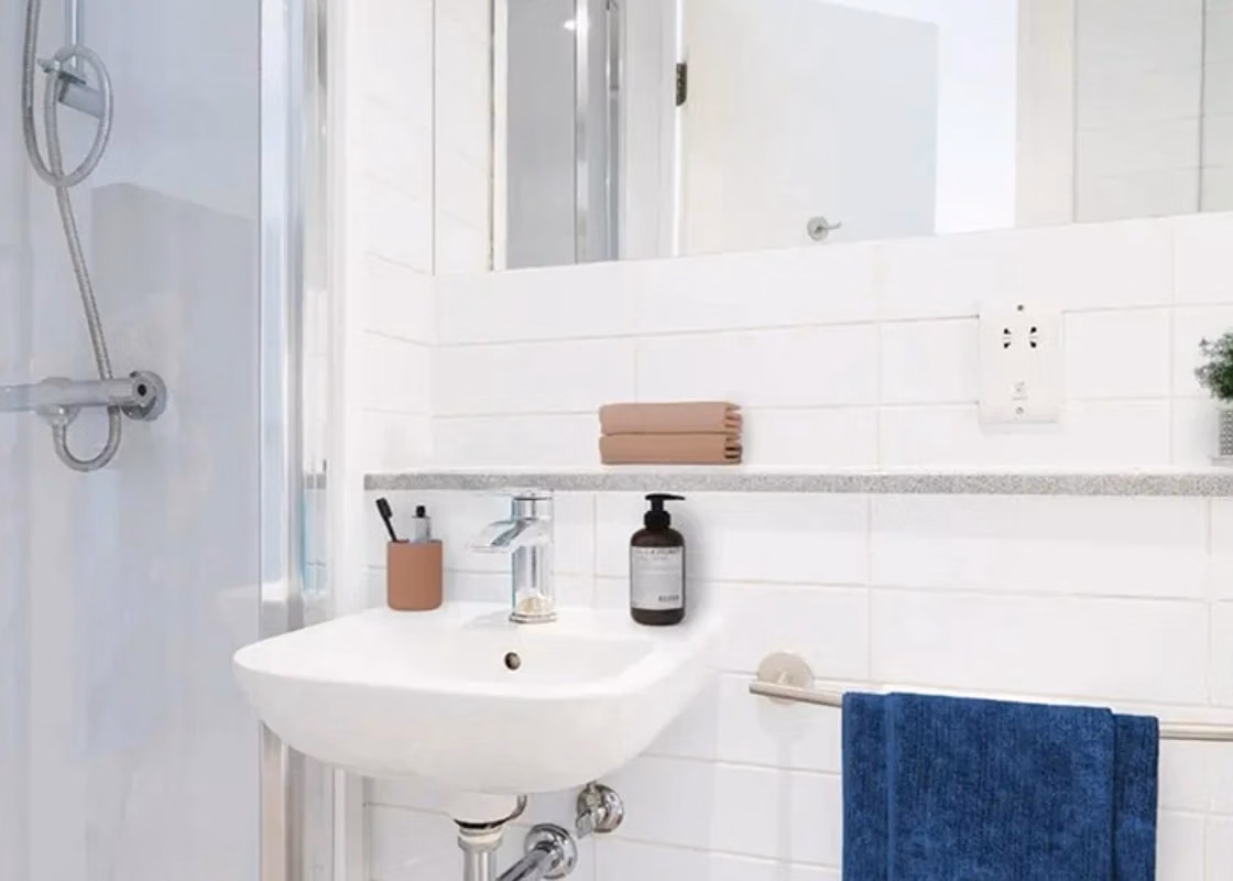 Common Area?w=400&h=260&fit=crop&q=40&auto=format&trim=auto