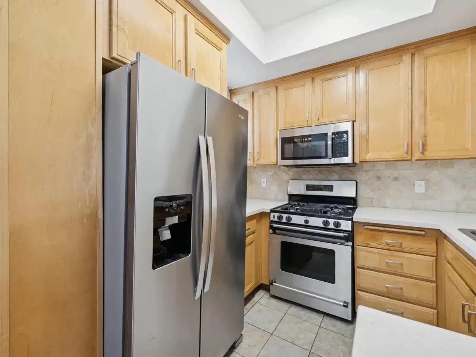 1239 W 30th St, Los Angeles - Los Angeles, California, United States - Kitchen