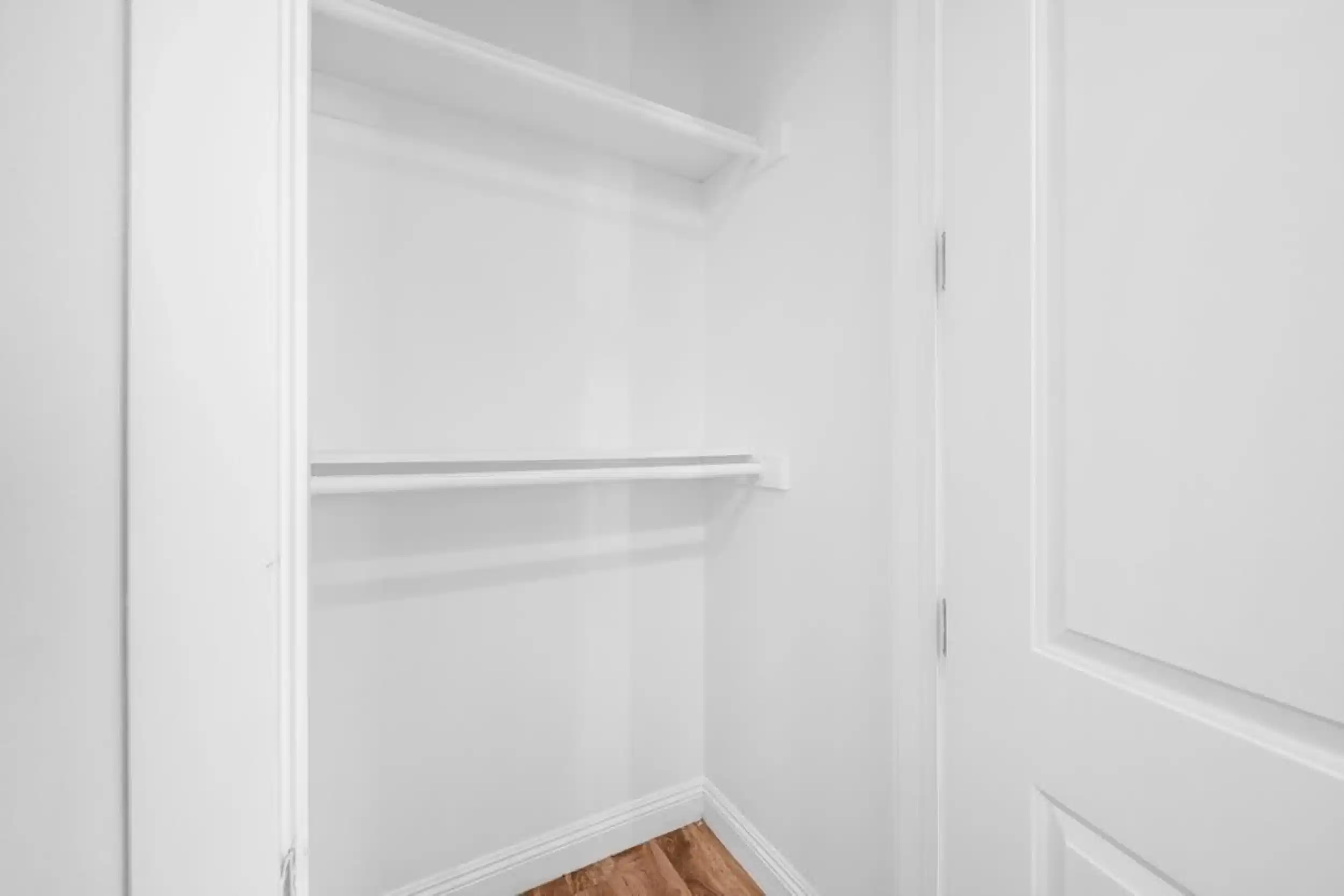 36 West, Los Angeles - Los Angeles, California, United States - Amenities