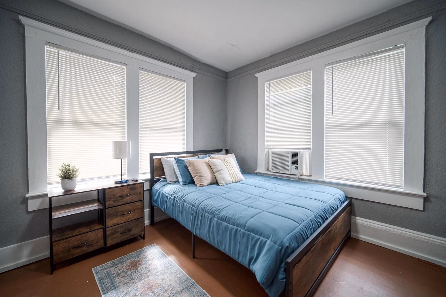 PDP 32206, Jacksonville - Jacksonville, Florida, United States - #32896: Room in 8 Bed 2 Bath - Bedroom