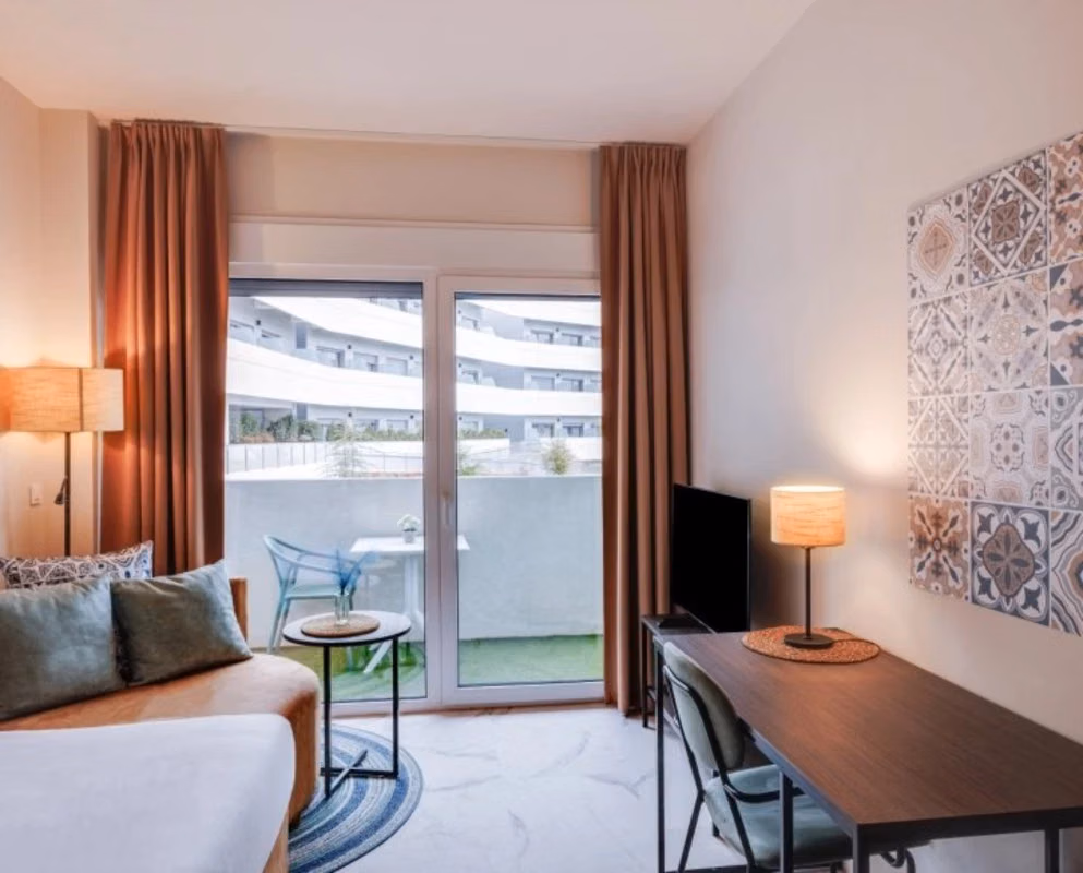 Amenities?w=400&h=260&fit=crop&q=40&auto=format&trim=auto