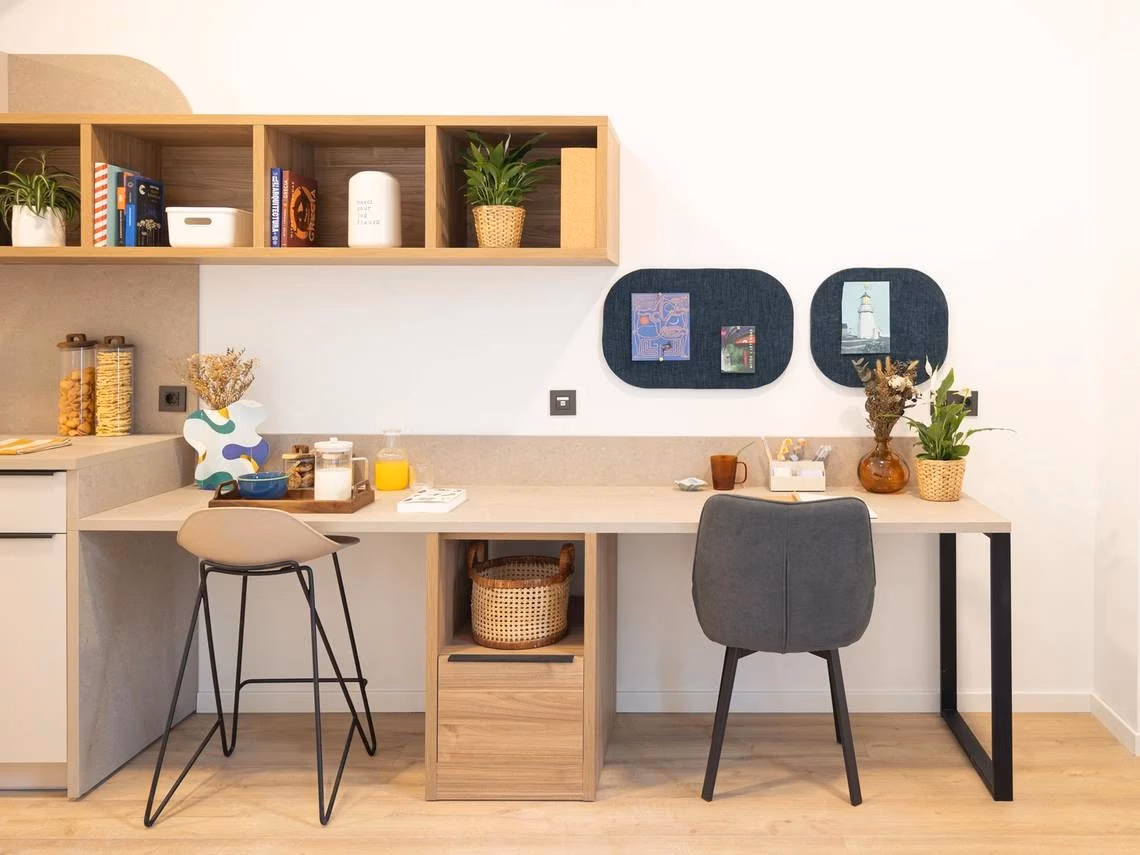 Amenities?w=400&h=260&fit=crop&q=40&auto=format&trim=auto