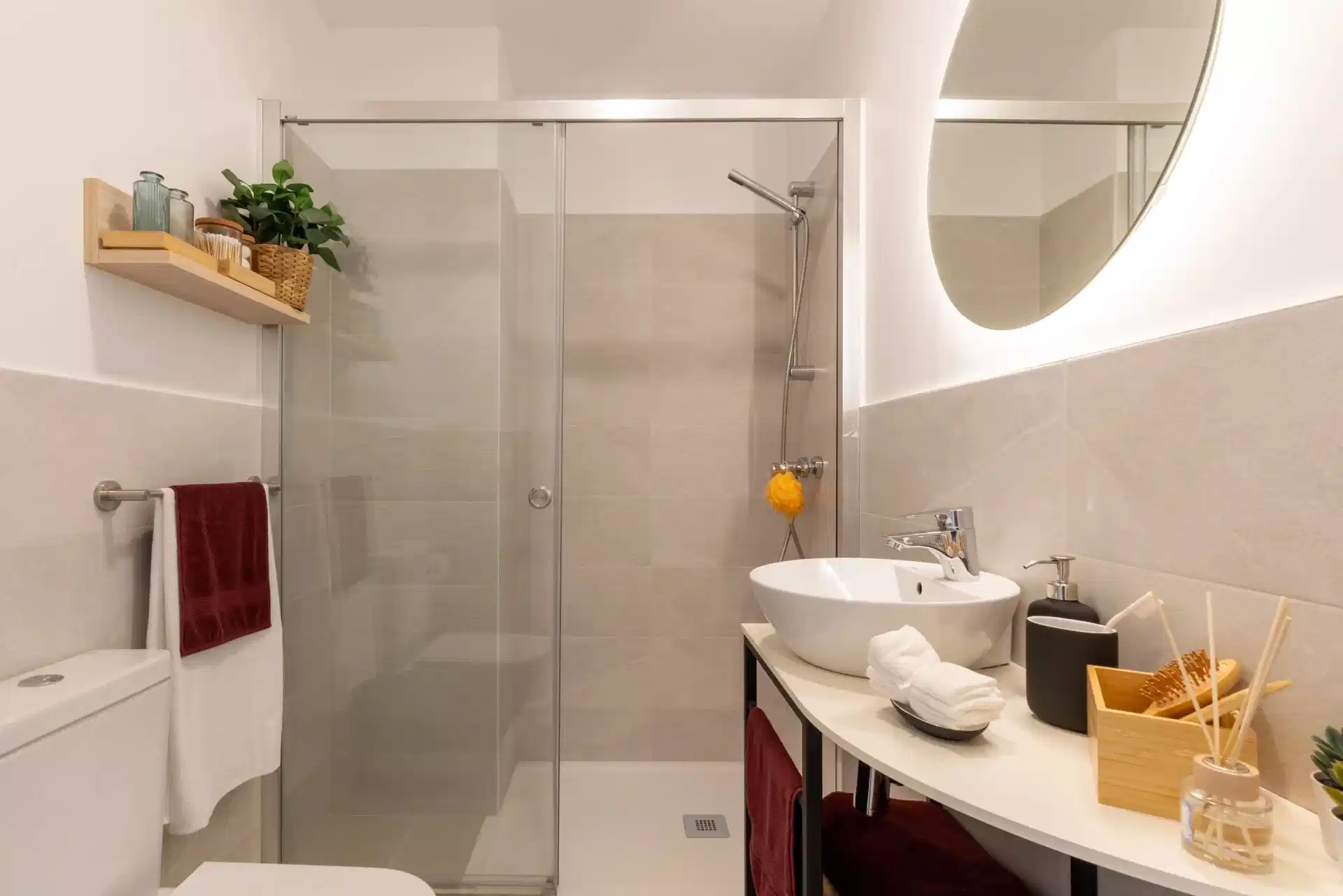 Common Area?w=400&h=260&fit=crop&q=40&auto=format&trim=auto