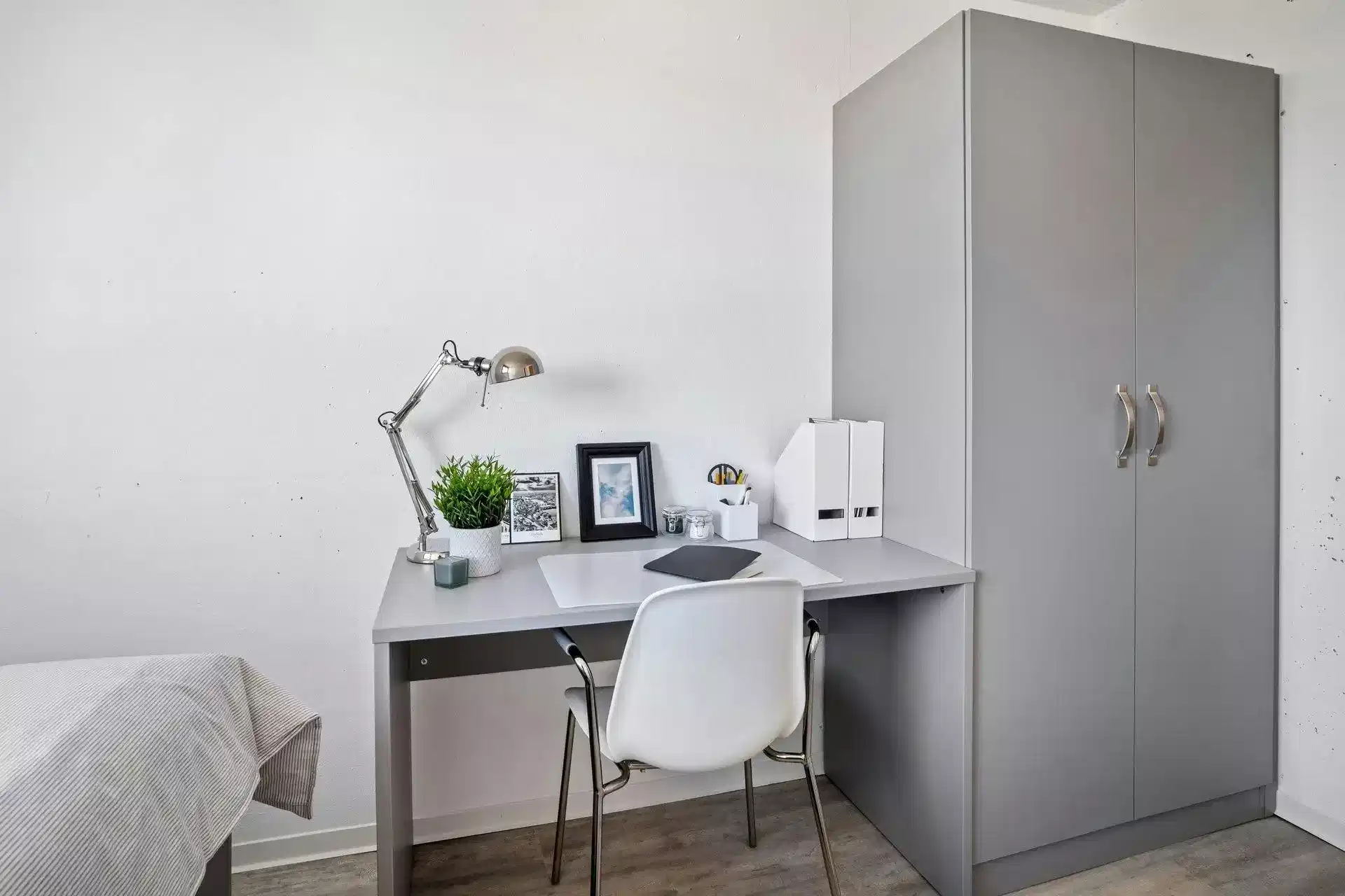 Kitchen?w=400&h=260&fit=crop&q=40&auto=format&trim=auto