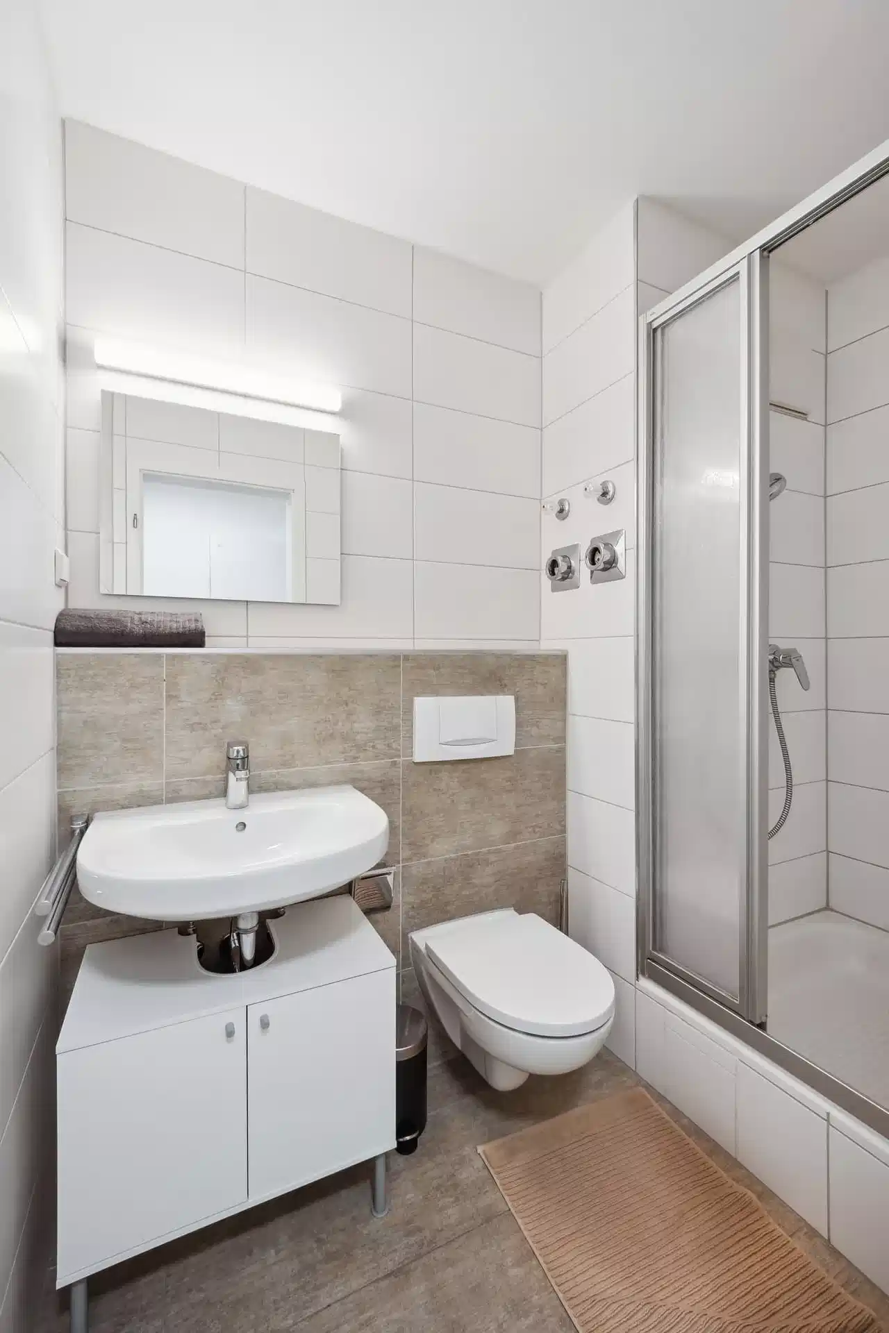 HAB 60320, Frankfurt - Frankfurt, Germany - Studio - Bathroom