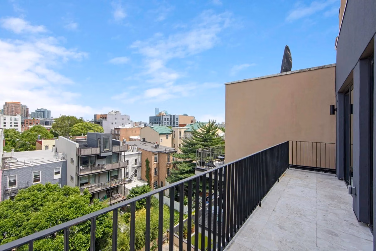 Kitchen?w=400&h=260&fit=crop&q=40&auto=format&trim=auto