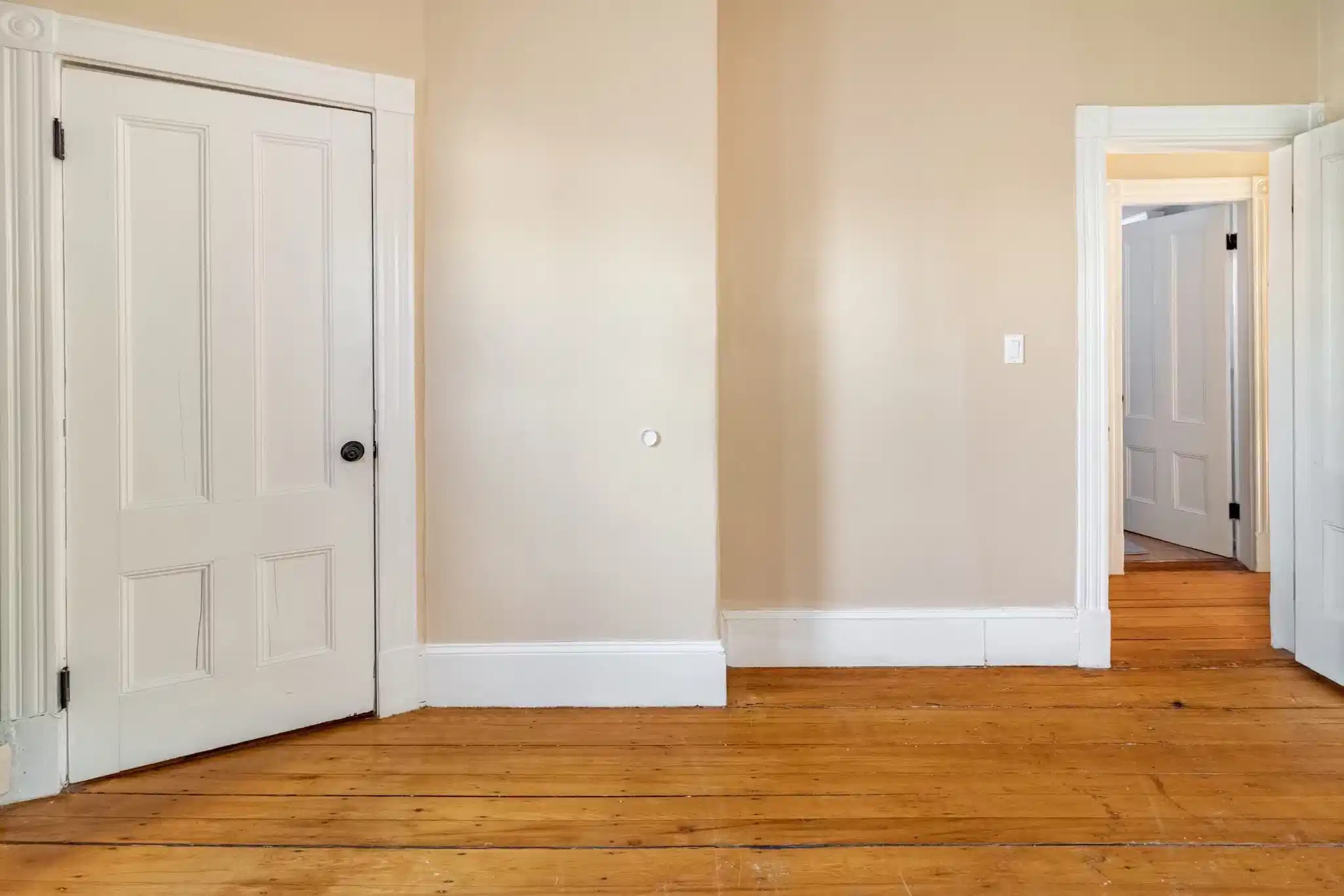 Common Area?w=400&h=260&fit=crop&q=40&auto=format&trim=auto