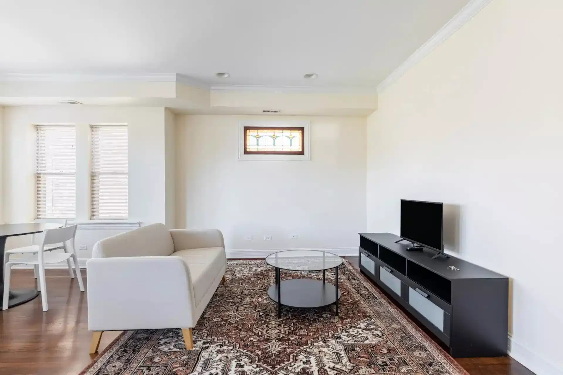June Homes 60618, Chicago - Chicago, Illinois, United States - Common Area