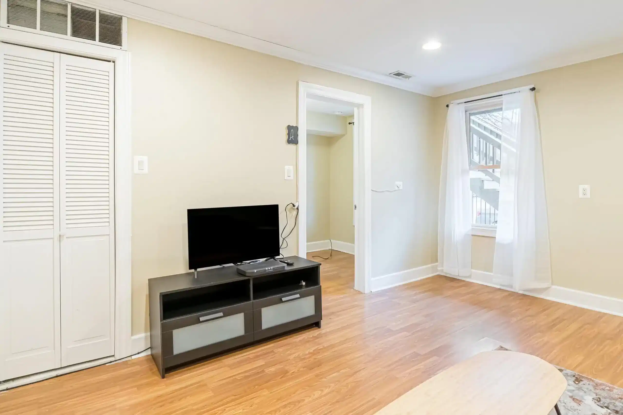 June Homes 60622, Chicago - Chicago, Illinois, United States - Common Area