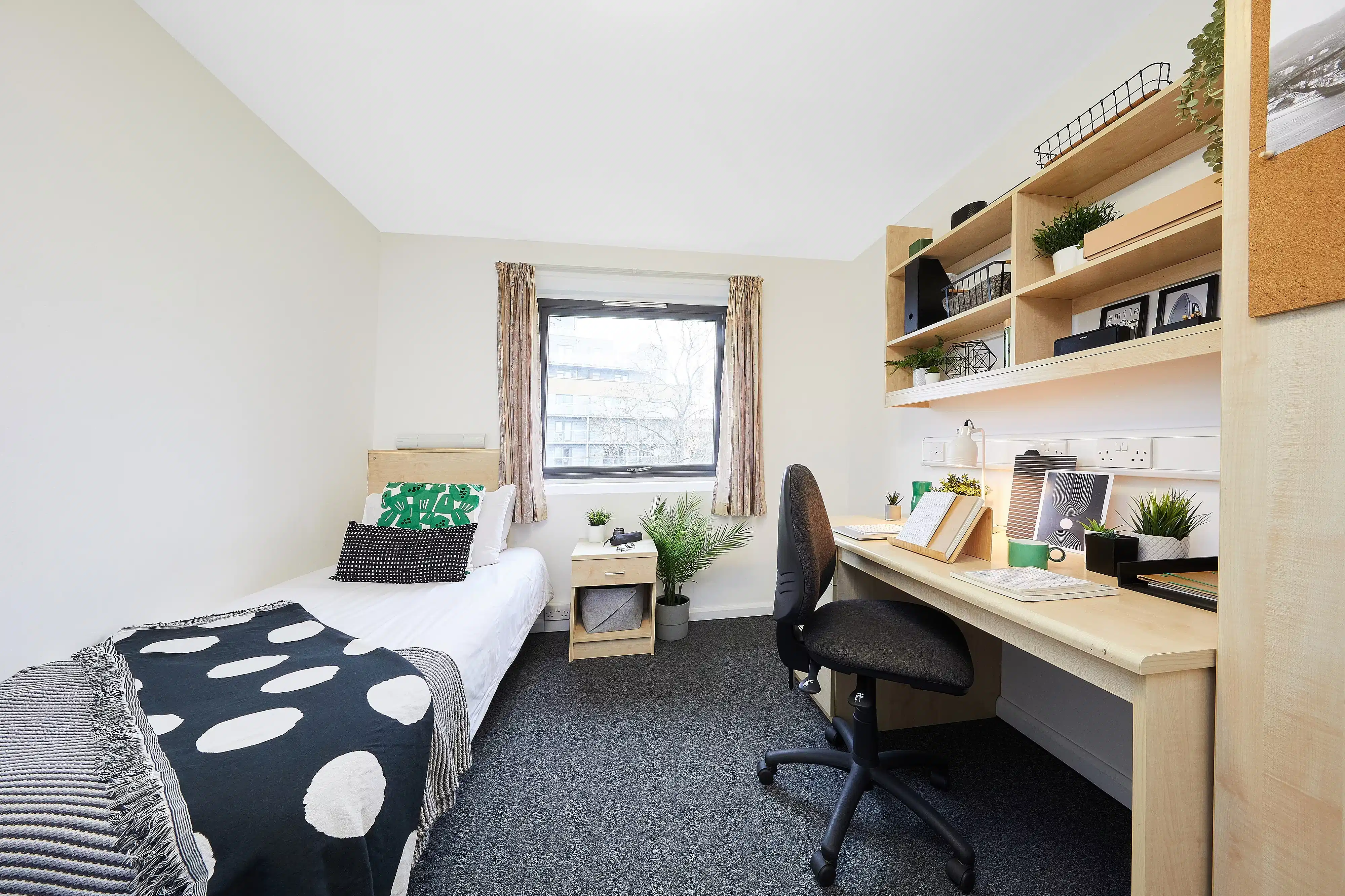 Kitchen?w=400&h=260&fit=crop&q=40&auto=format&trim=auto