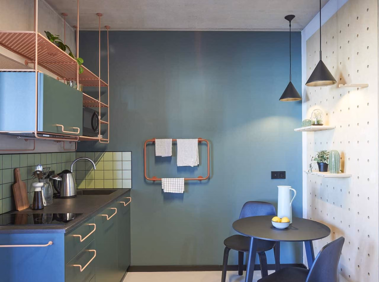 Amenities?w=400&h=260&fit=crop&q=40&auto=format&trim=auto