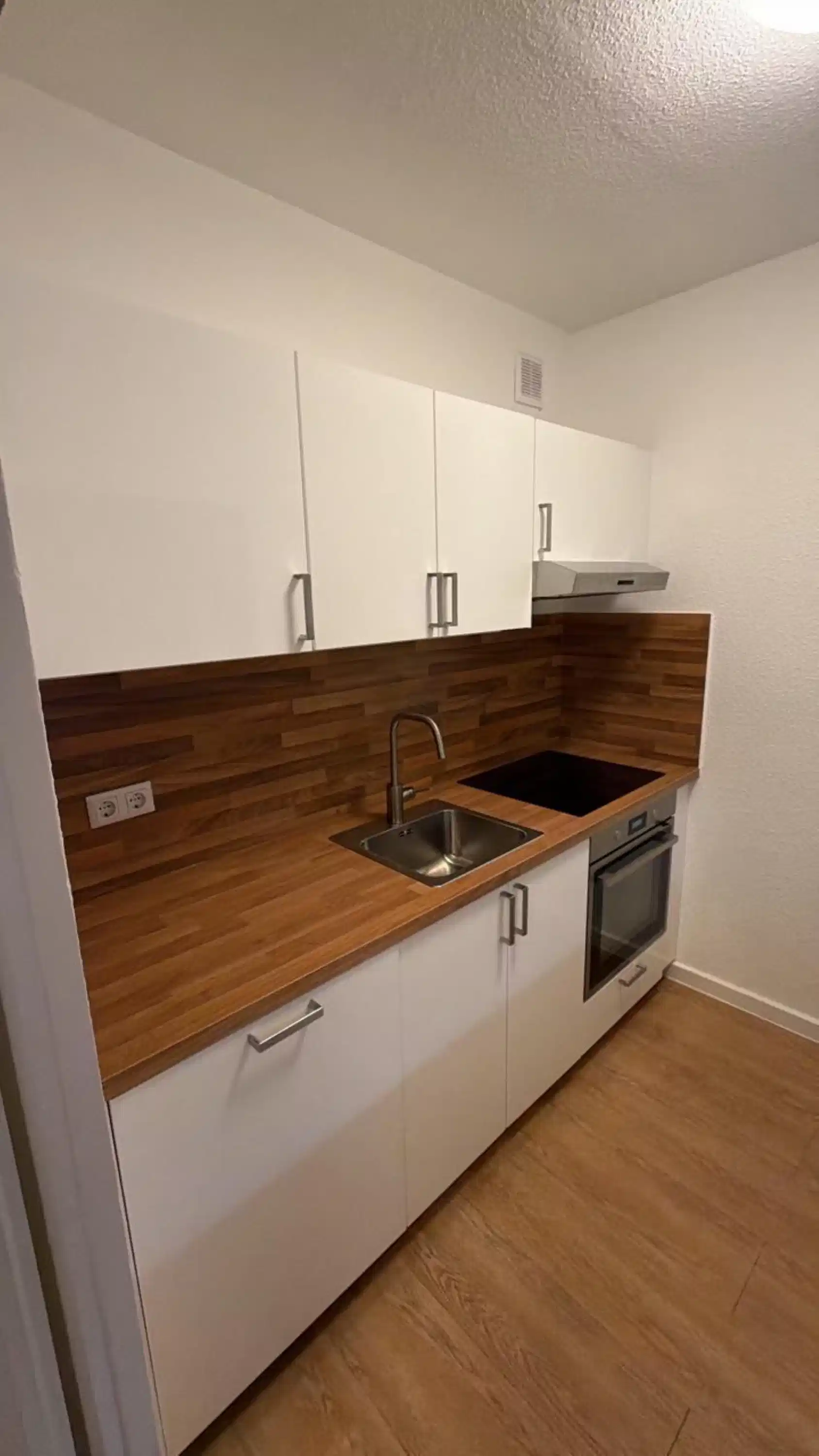 3 Bedroom 1 Bathroom Apartment | 2~1134 Apt 602 - Kitchen?w=400&h=260&fit=crop&q=40&auto=format&trim=auto