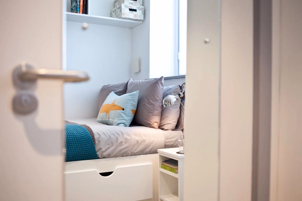 Amenities?w=400&h=260&fit=crop&q=40&auto=format&trim=auto