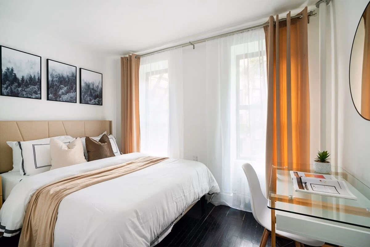 Urban 444, New York - New York City, New York, United States - #444-3C : Room in 1 Bedroom and 1 Bathroom - Bedroom
