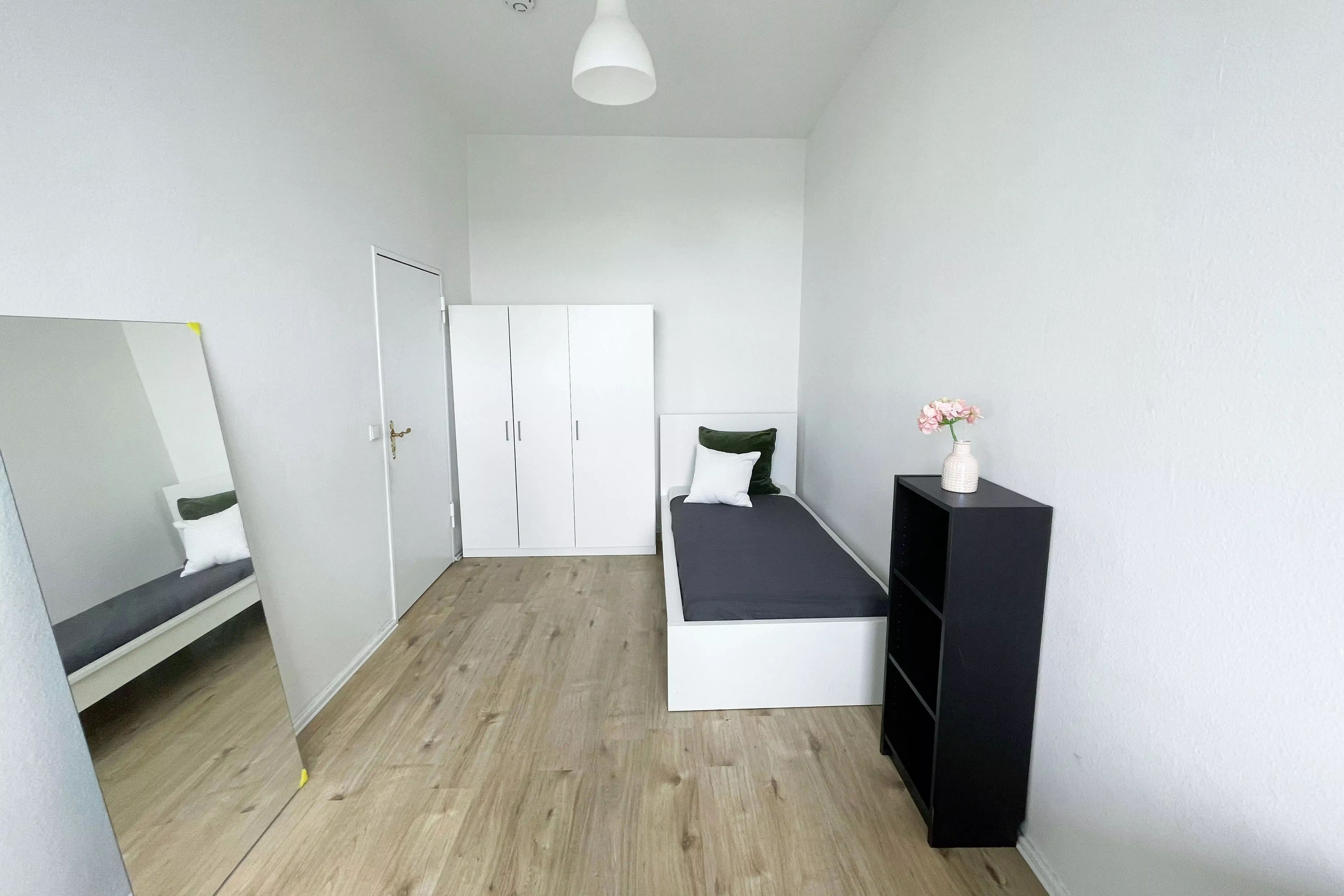 RM Bismarckstraße 106, Berlin - Berlin, Germany - Room In 3 Bed 1 Bath (#50.1.106.) - Bedroom